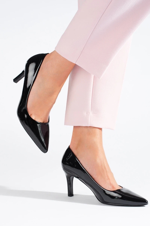 Modello classico con tacco alto... Modello classico con tacco alto...