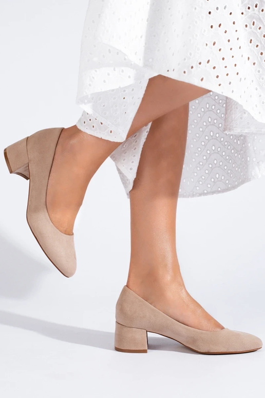 décolleté classiche color sabbia con...