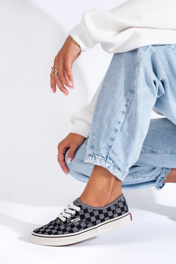 Scarpe nere e grigie Shelovet 2