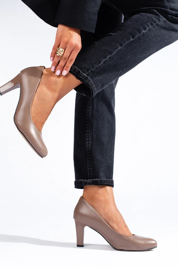 Modello classico con tacco... 2