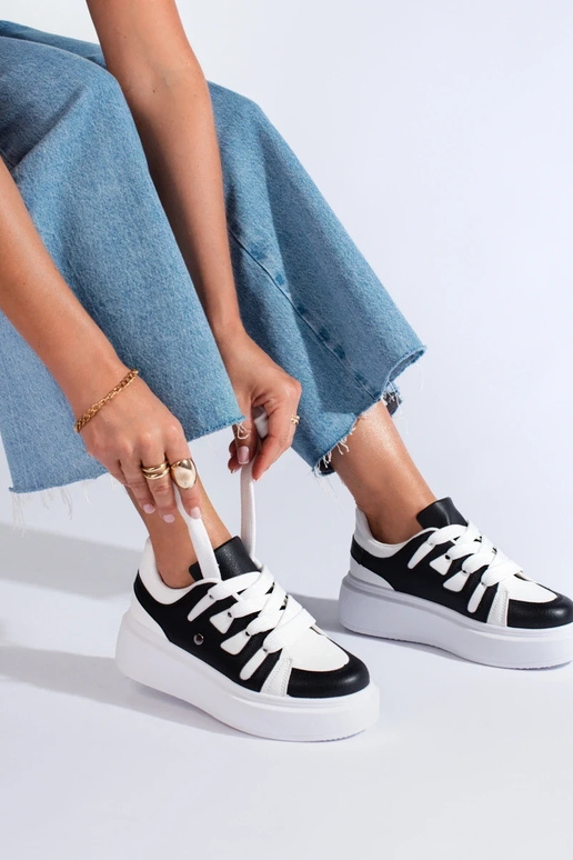 Scarpe modello sneakers bianche e...