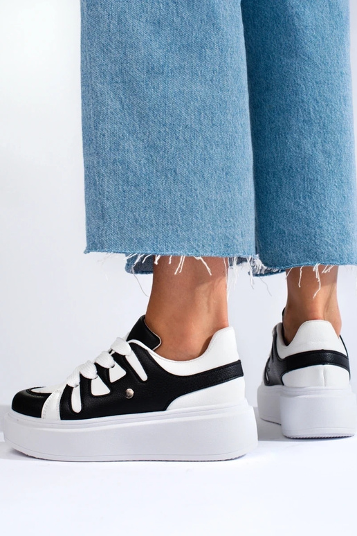 Scarpe modello sneakers bianche e...