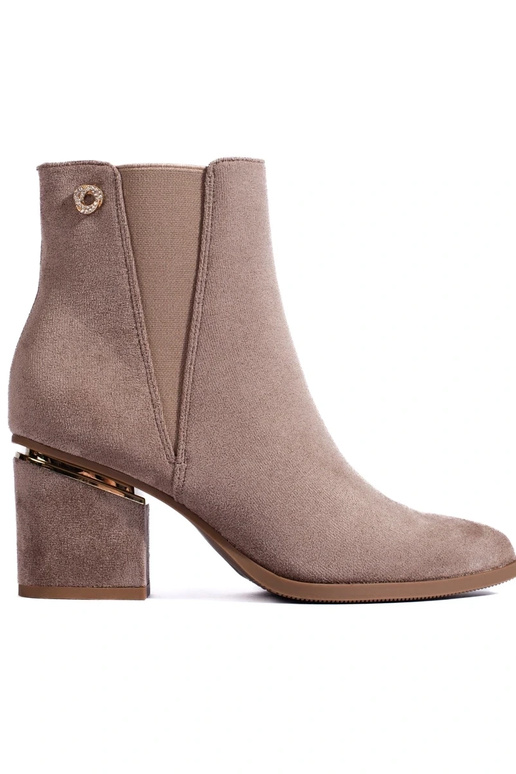 realizzato in pelle scamosciata...