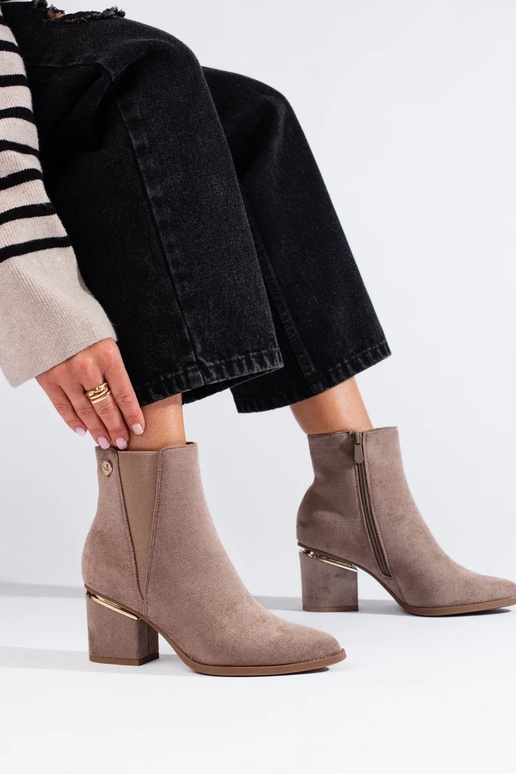 realizzato in pelle scamosciata...