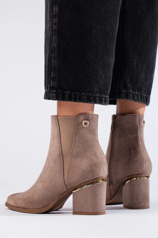 realizzato in pelle scamosciata...