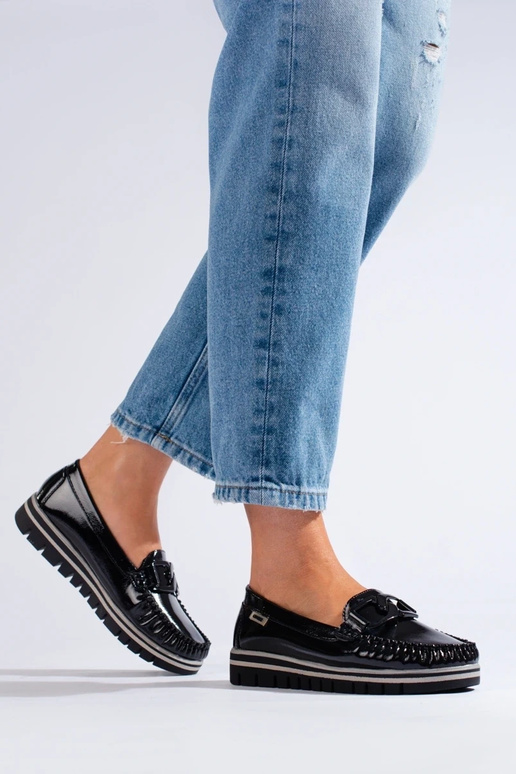 mocassini neri con effetto vernice e...