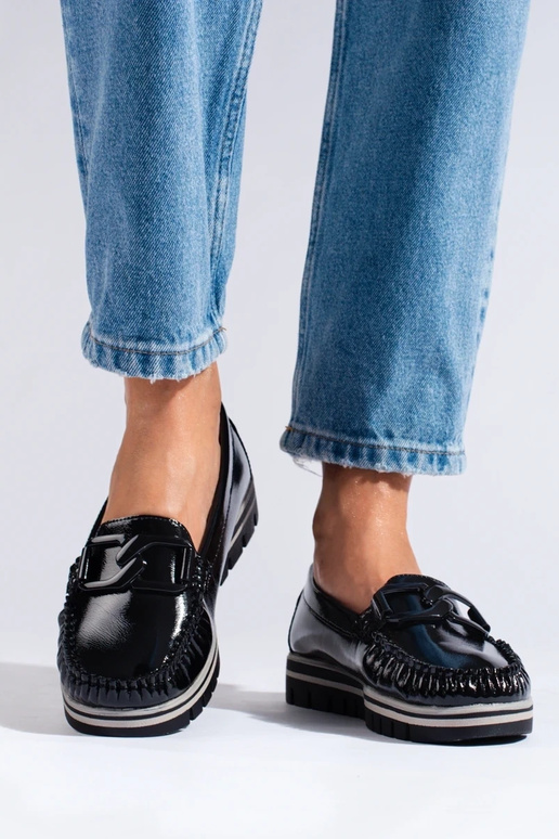 mocassini neri con effetto vernice e...