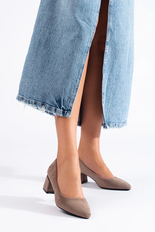 décolleté in suede con tacco basso...