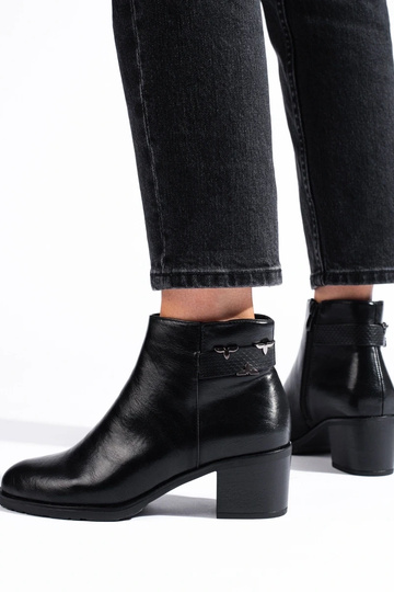 Scarpe col tacco nere... 2