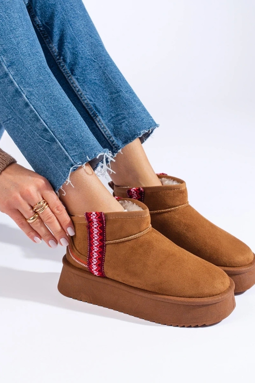 realizzato in pelle scamosciata...