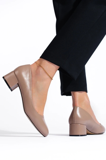 Le scarpe col tacco alto... 2