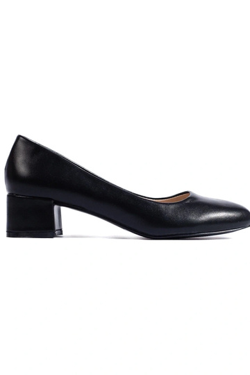 Scarpe nere col tacco alto