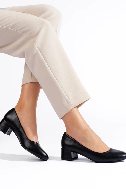 Scarpe nere col tacco alto