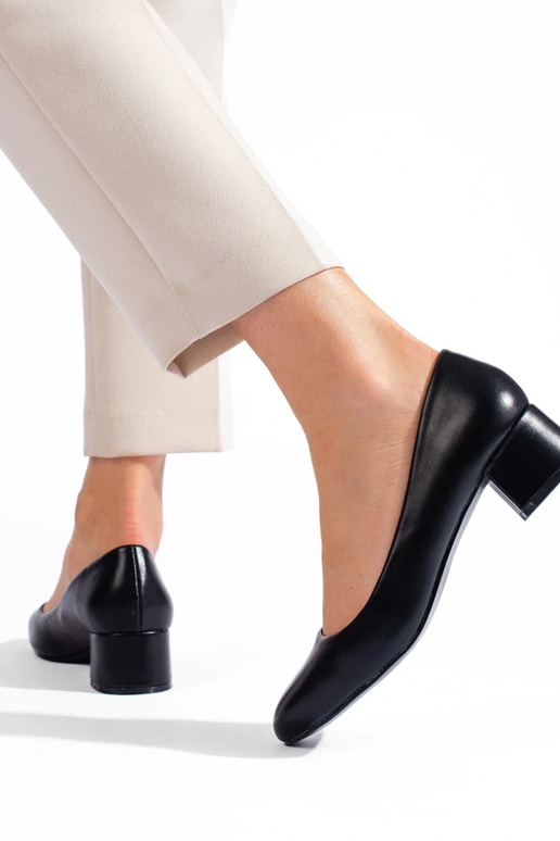 Scarpe nere col tacco alto