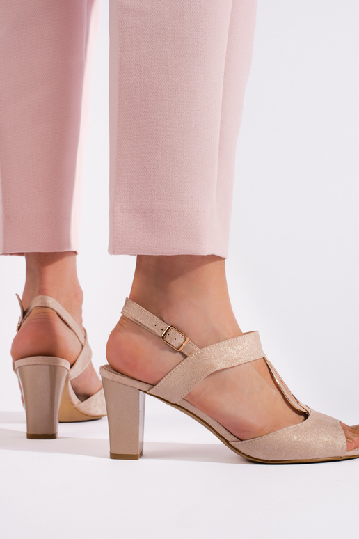 sandali con tacco dorati