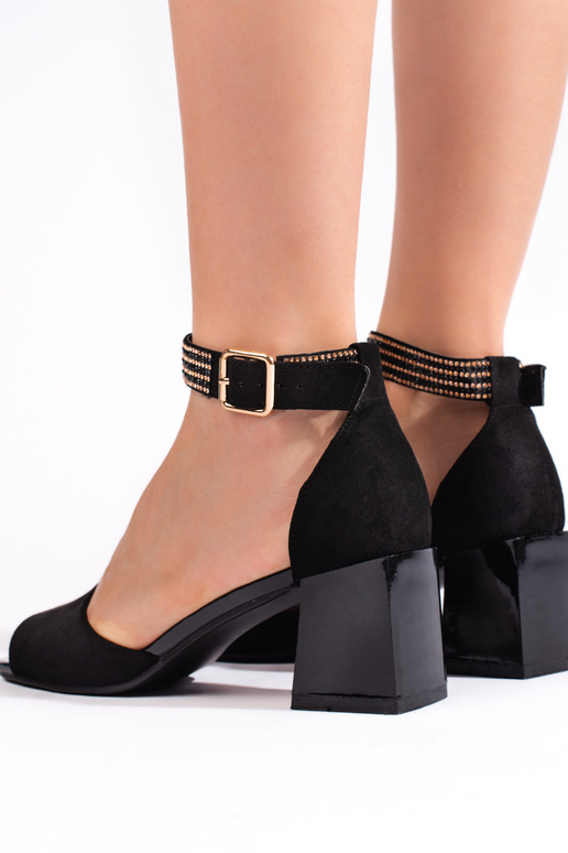 sandali neri con tacco basso