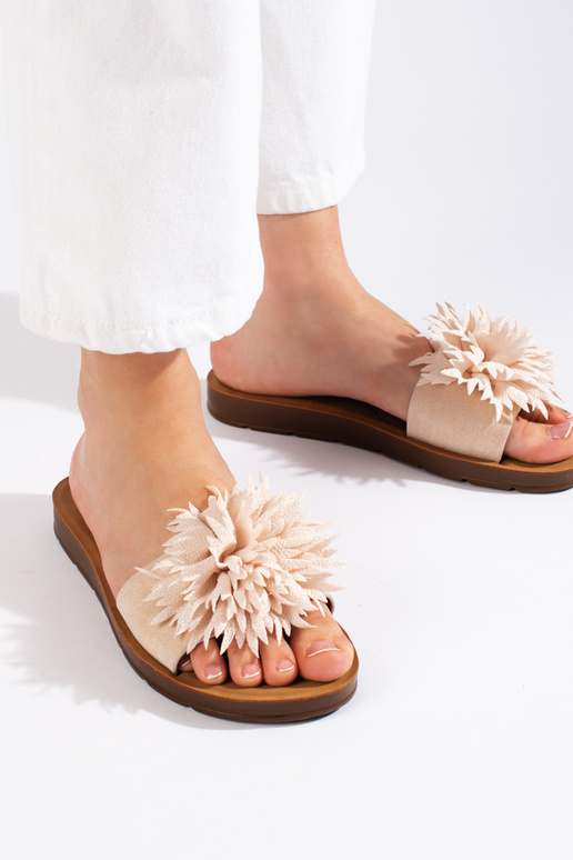 Pantofole da donna beige con fiore Pantofole da donna beige con fiore