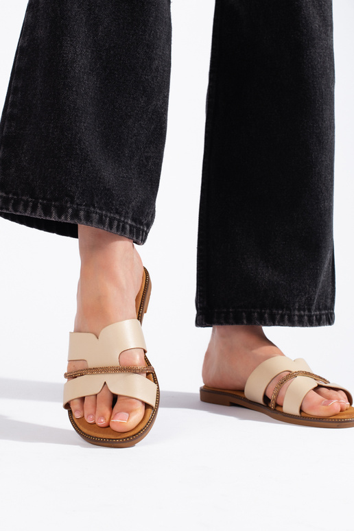 Pantofole beige dallo stile elegante