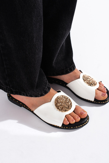 Pantofole bianche dallo... 2