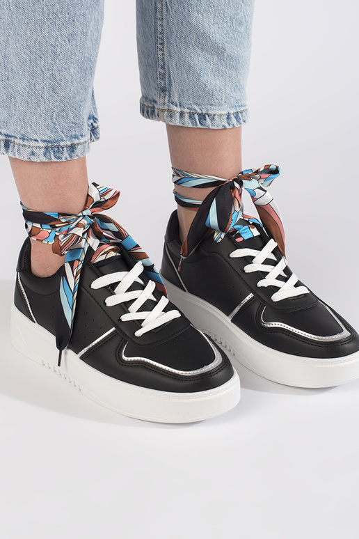 Sneakers da donna nere modello classico