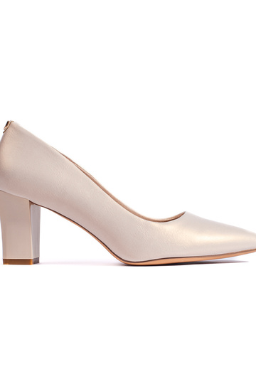 Tacchi alti beige stile...