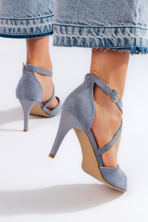 sandali in camoscio con tacco sottile...