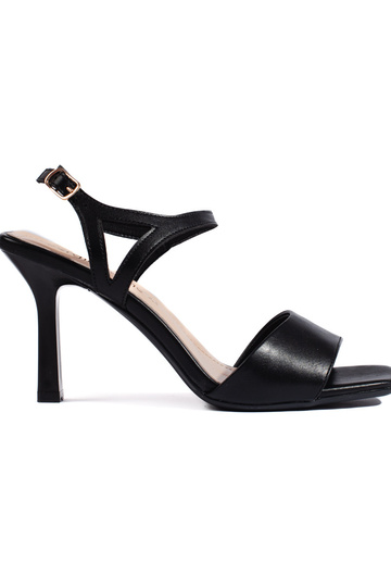 sandali neri con tacco sottile