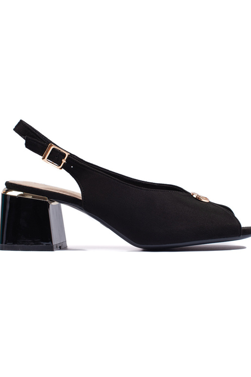 Sandali in pelle scamosciata dallo...