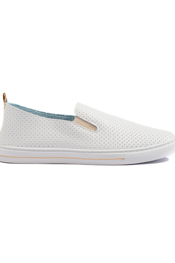 con elementi traforati...