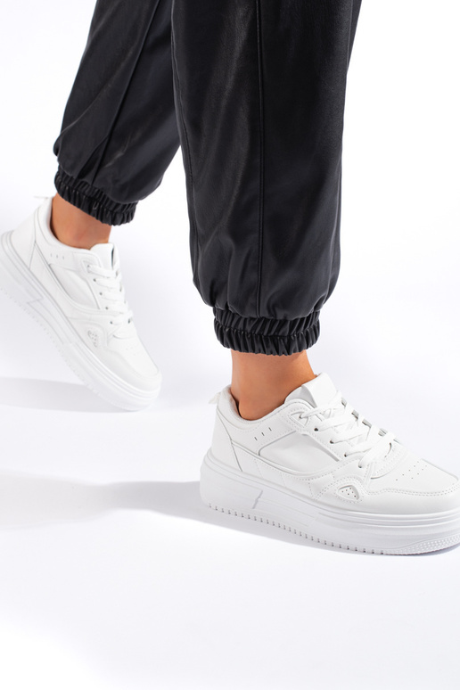 Scarpe modello Sneakers bianche Scarpe modello Sneakers bianche