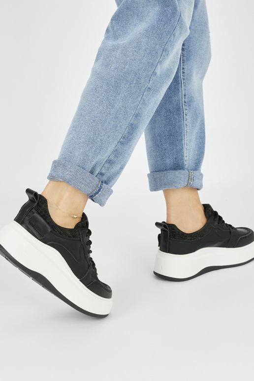 Scarpe da donna modello Sneakers nere...