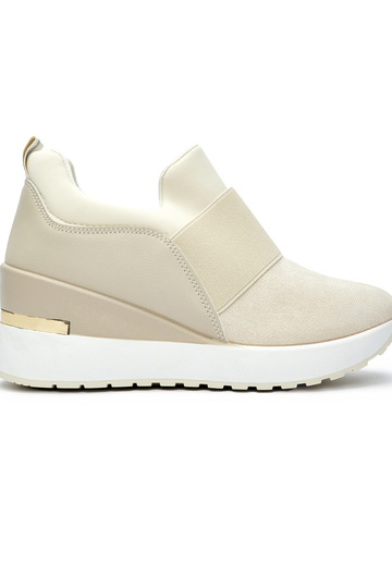 Scarpe modello Sneakers...