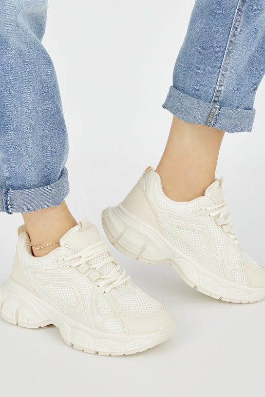 Scarpe modello sneakers in colore...