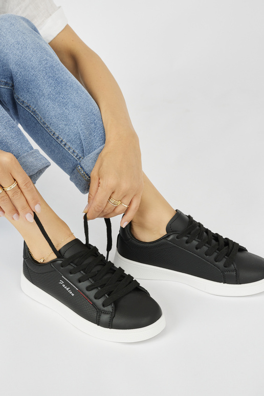 scarpe sportive classiche nere