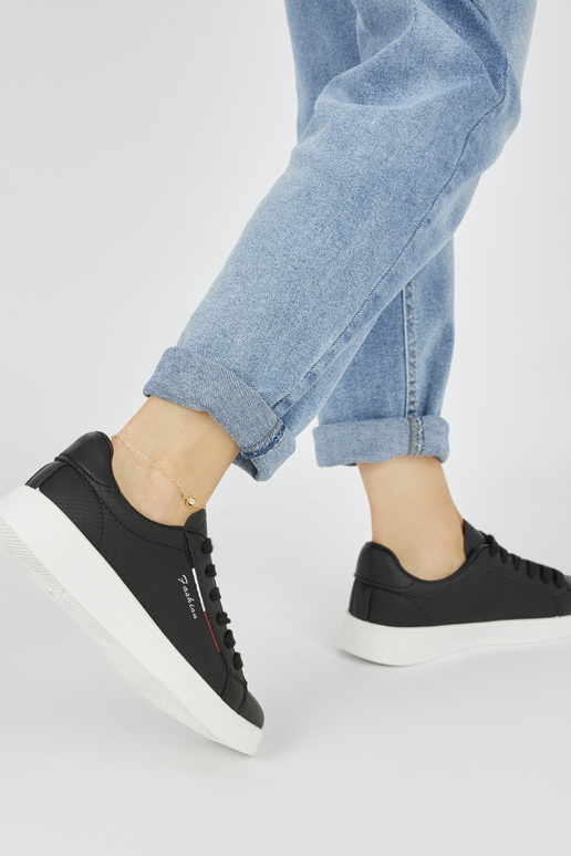 scarpe sportive classiche nere