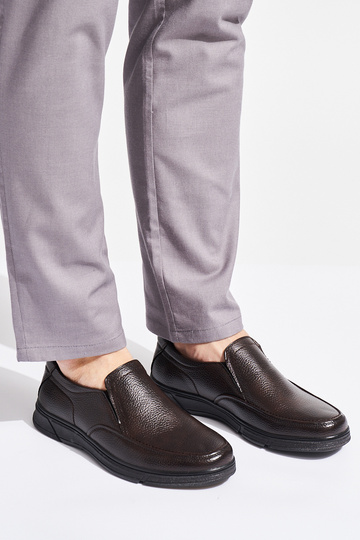 mocassini marroni da uomo... 2