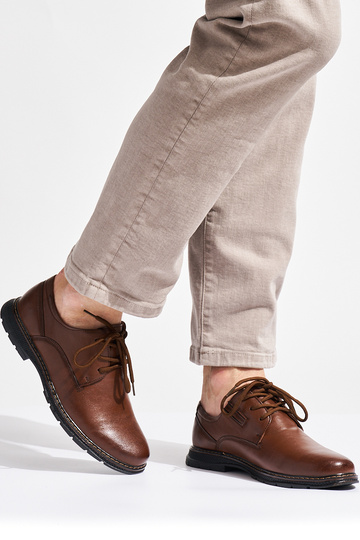 le scarpe da uomo sono... 2