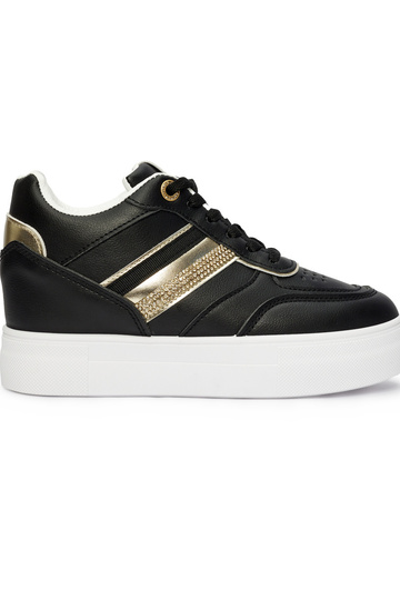 Scarpe modello sneakers...