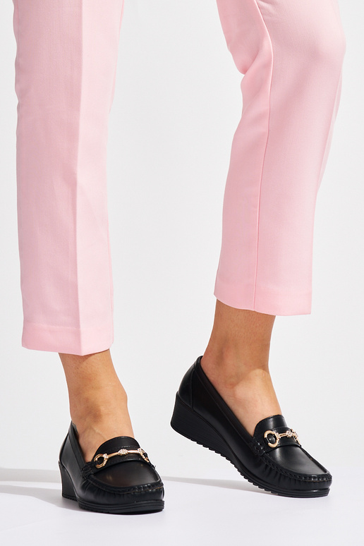 mocassini da donna neri su zeppa con...