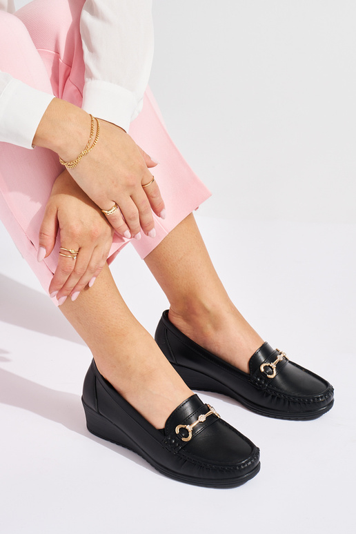 mocassini da donna neri su zeppa con...