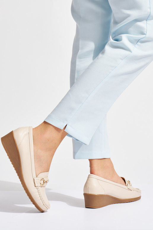 mocassini da donna beige su zeppa con...