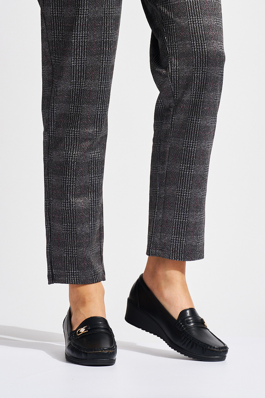 mocassini da donna neri con fibbie