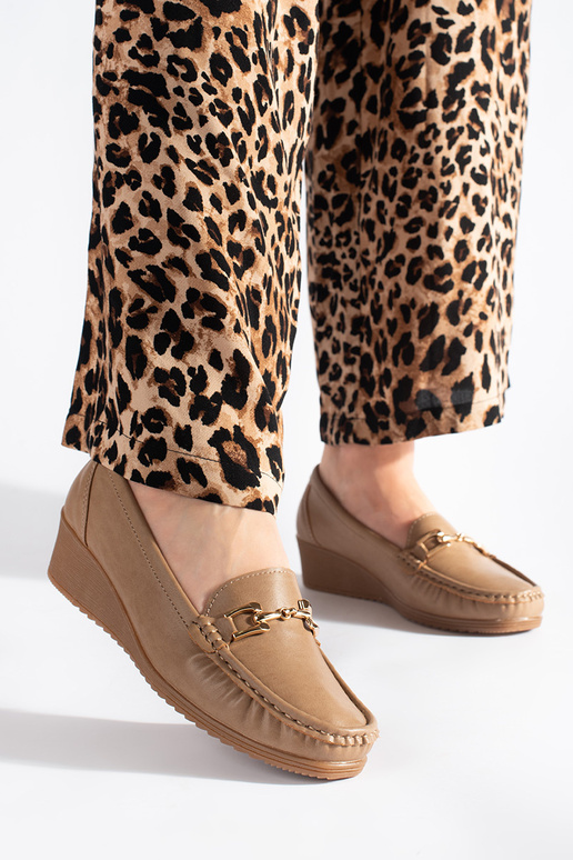 mocassini da donna beige con fibbie