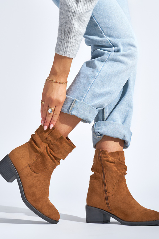 stivali marroni stile cowboy