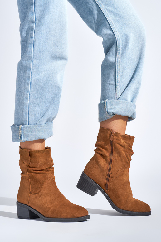 stivali marroni stile cowboy