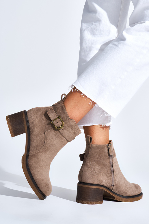 scarpe beige in pelle scamosciata sul...