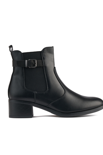 scarpe da donna nere su un...