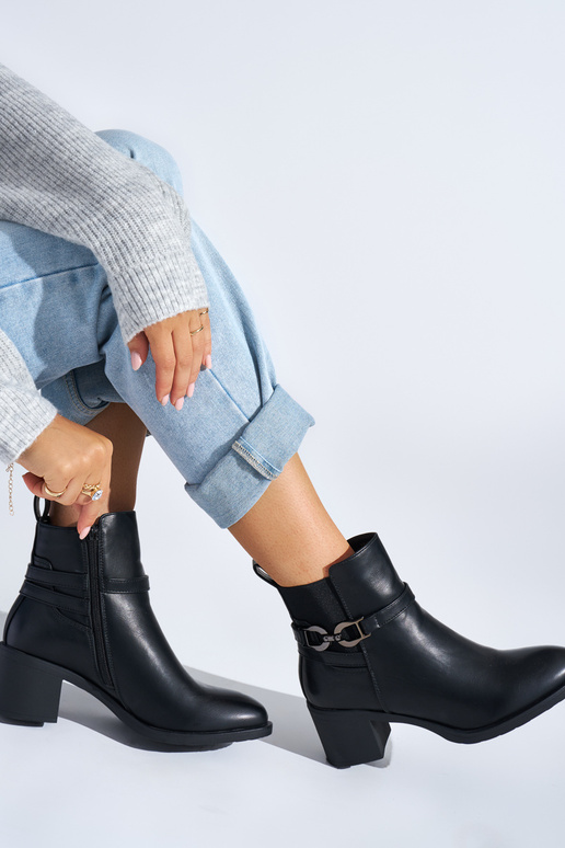 scarpe da donna nere sul tallone