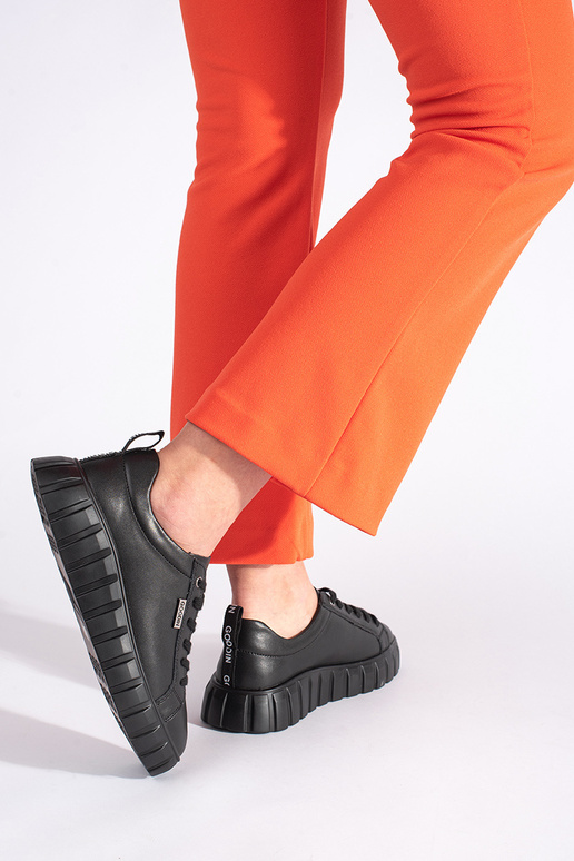 stivaletti in pelle nera con plateau