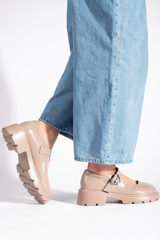 mocassini beige con effetto laccato... mocassini beige con effetto laccato...